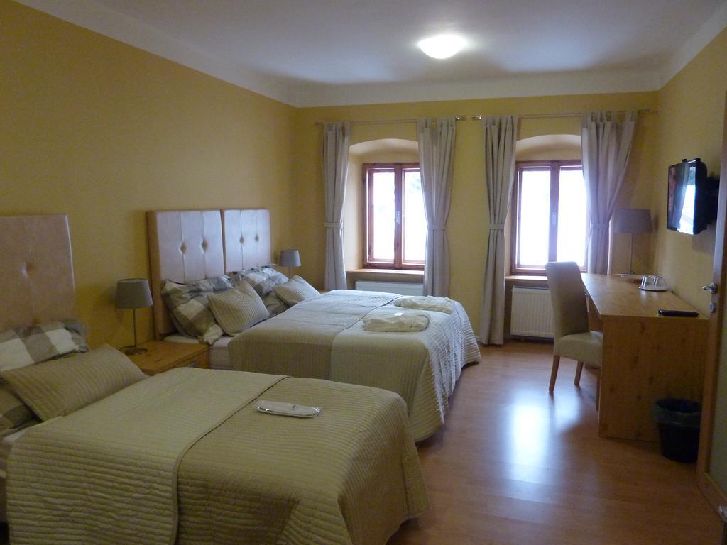 Apartments&Suites Kremnitz Zimmer foto